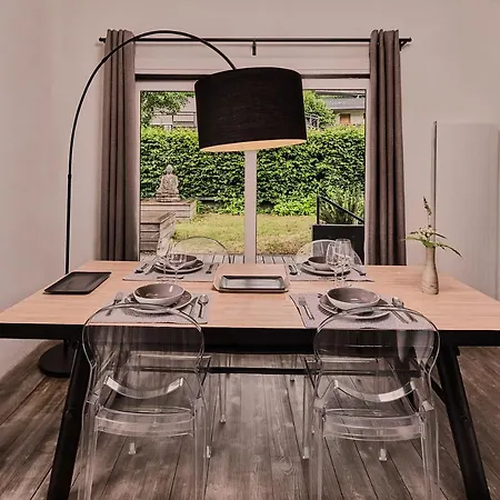 Le 1818 Apartment *